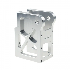 Páirteanna alúmanaim le haghaidh trealaimh uathoibrithe